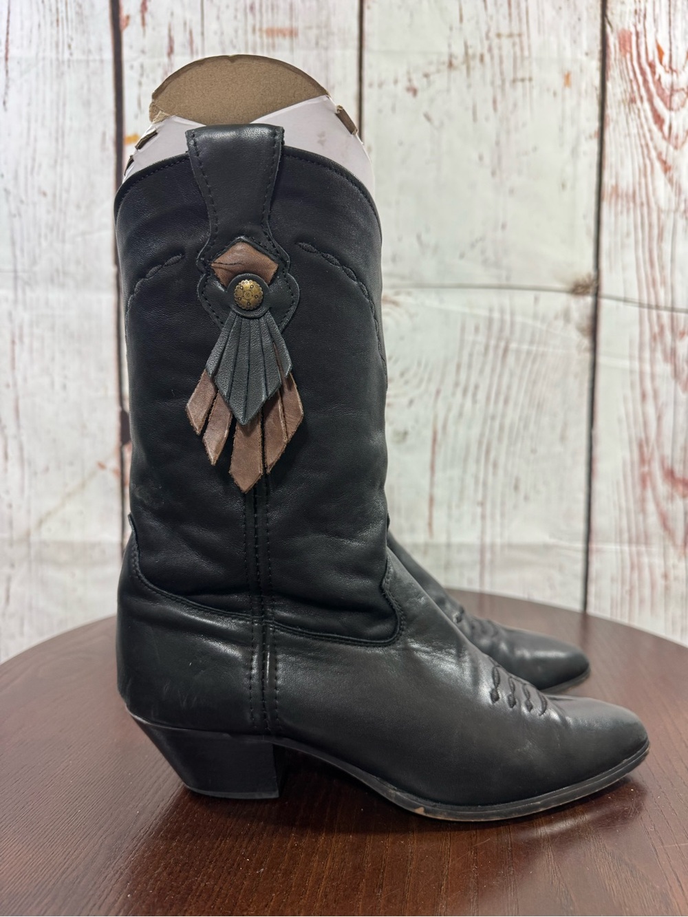 Laredo Women’s Western Cowgirl Boots Soft Lamb Leather with embroidery details 9